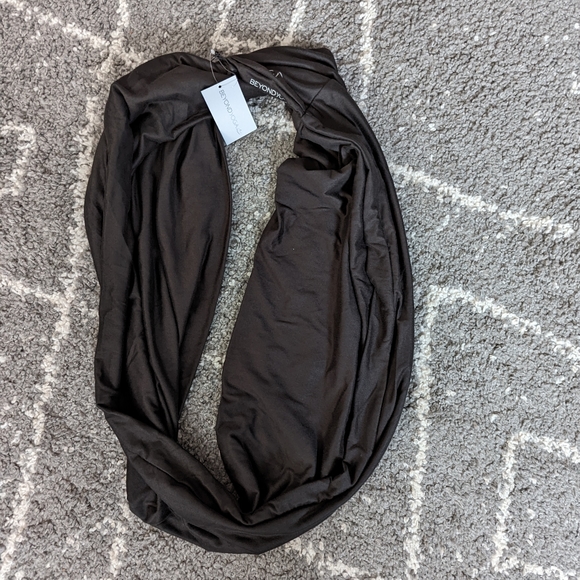 NEW Beyond Yoga Infinity Pocket Scarf - Picture 2 of 4